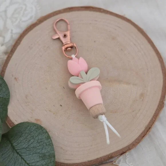 Tulip Bloom Keychain - Picture 4 of 4